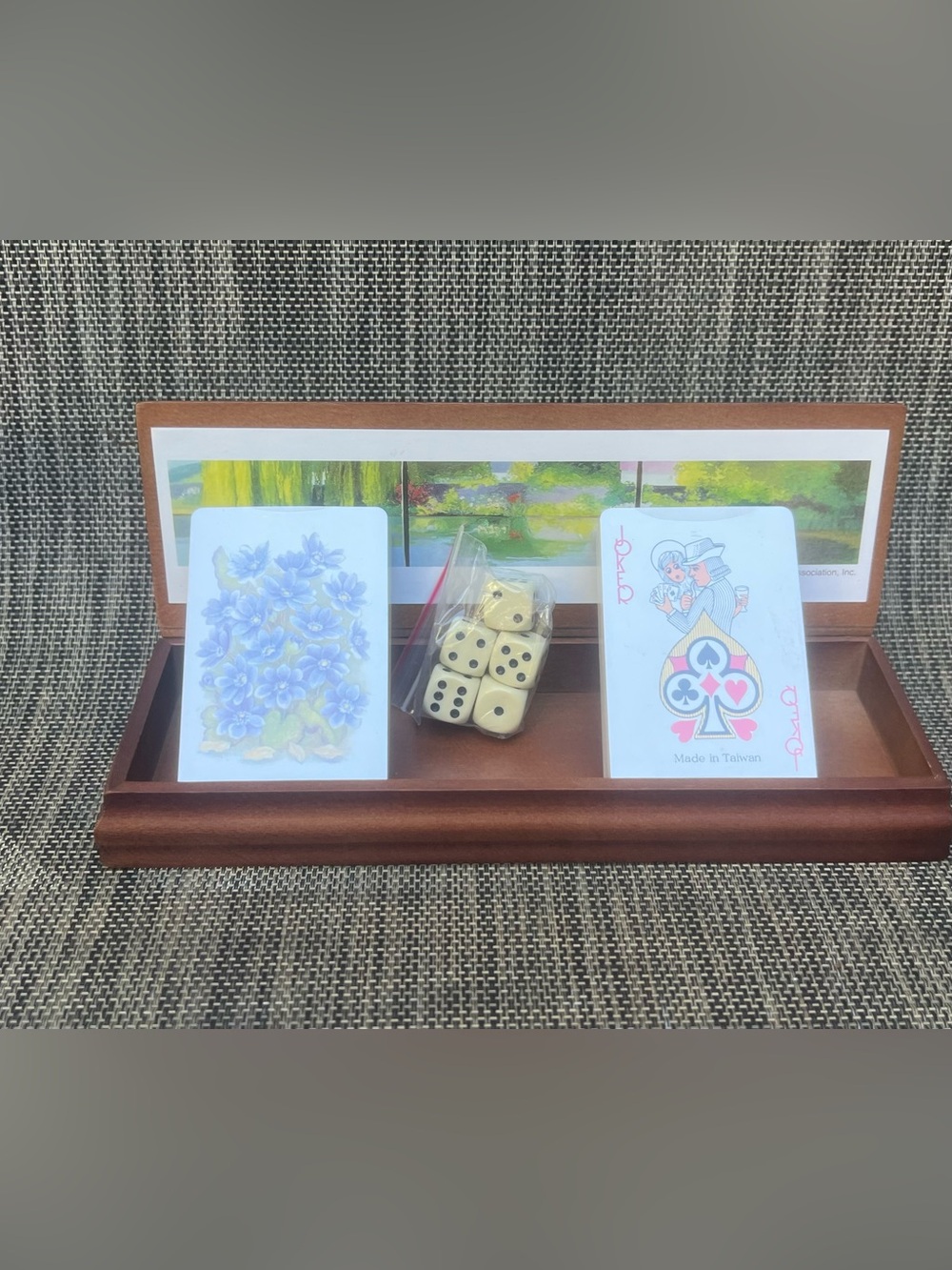 Readers Digest WOODEN GAME BOX With 2 Decks Of Cards And 5 Dice  ~ New Condition